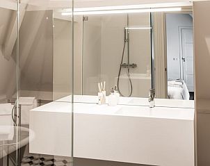 Stijlvolle badkamer met moderne voorzieningen in vakantiehuis in Loon op Zand, Hart van Brabant, Noord Brabant.