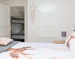 Eetkamer met keuken in Huisje in Loon op Zand, vakantiehuis in Loon op Zand, Noord Brabant.