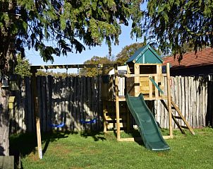 Slaapkamer met tweepersoonsbed in Huisje in Loon op Zand, vakantiehuis in Loon op Zand, Noord Brabant.