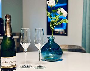 Champagne in Huisje in Tilburg, vakantiewoning in Hart van Brabant, Noord Brabant.