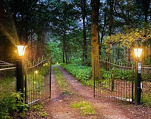 Toegangspoort tot Huisje in Tilburg, vakantieverblijf in Hart van Brabant, Noord Brabant.