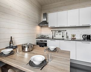 Eetgedeelte in Lodge 4, Schaijk, Noordoost Brabant, ideaal voor gezellige maaltijden in een sfeervol vakantiehuis.