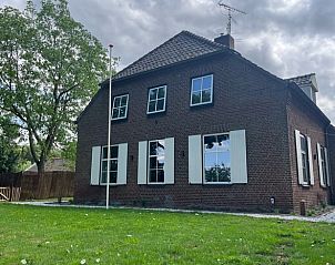 Authentiek vakantiehuis in Overloon, Noord Brabant, met charmante gevel en landelijke uitstraling.