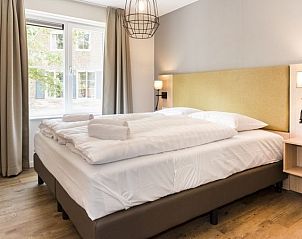 Hoofdslaapkamer in De Vers 6-persoons bungalow 6C1, Overloon, Noord-Brabant.