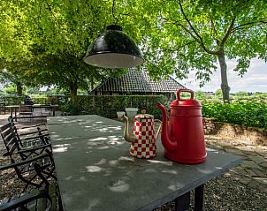 Buiten eethoek bij Huisje in Oeffelt, vakantiehuis in Oeffelt, Noord Brabant.