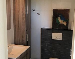 Stijlvolle badkamer in Huisje in Gemert, vakantiehuis in Noordoost Brabant, Noord Brabant.