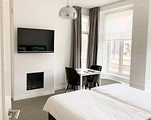 Verblijf 432602 - Bed and breakfast Het Friese platteland - b&b het Herenhuys aan de historische gracht van Kollum