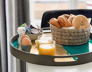 Verblijf 432602 - Bed and breakfast Het Friese platteland - b&b het Herenhuys aan de historische gracht van Kollum