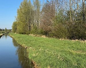 Rustiek landschap met kanaal bij Vakantiehuis in Haps, Noordoost Brabant.