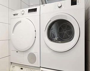 Wasruimte in Landzicht vakantiehuis, Haps, Noord Brabant met moderne apparatuur.