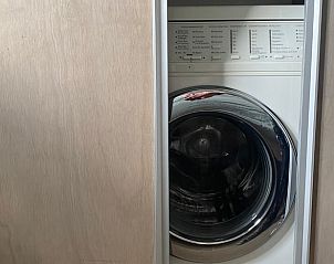 Praktische wasmachine in Huisje in Beers, vakantiehuis in Beers NB, voor een zorgeloos verblijf.