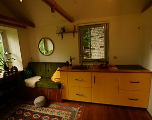 Moderne keuken in vakantiehuisje in Reek, ideaal voor zelfvoorzienend verblijf in Noord Brabant.