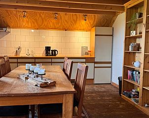 Gezellige keuken en eetruimte in Vakantiehuisje in Vortum Mullem, Noordoost Brabant.