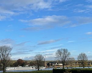 Uitzicht op de rivier en omgeving bij Vakantiehuis in Katwijk nb, gelegen in het schilderachtige Katwijk NB, Noordoost Brabant.
