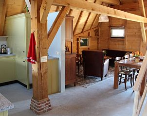 Open keuken en eetruimte in vakantiehuisje in Breda, ideaal voor familiebijeenkomsten, West Brabant, Noord Brabant.