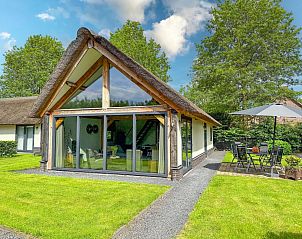 Geniet van de groene omgeving bij Villa Brocante in Alphen, vakantiehuis met terras in West Brabant.