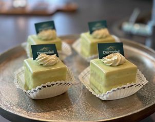 Luxe gebakjes in Villa de Argento vakantiehuis, Alphen, Noord Brabant.