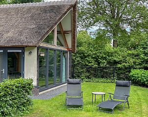 Tuinmeubilair bij Villa de Argento vakantiehuis in Alphen, Noord Brabant.