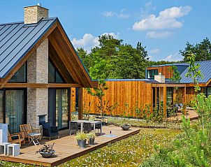 Natur und moderne Architektur im Ferienhaus in Oosterhout, Nordbrabant.