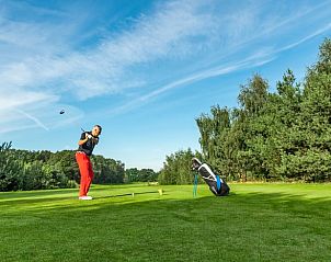 Aktiver Golfsport in der Nhe des Ferienhauses in Oosterhout, Westbrabant.