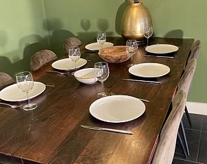 Gemtlich gedeckter Tisch in Cottage in Oosterhout, Ferienhaus in Oosterhout, Westbrabant, Nordbrabant.