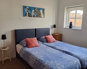 Comfortabele slaapkamer in Vakantiehuis in Drimmelen, ideaal voor een ontspannen verblijf in West Brabant, Noord Brabant.