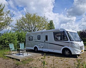 Comfortabele kampeerplek naast Huisje in Genderen, vakantiehuis in West Brabant.