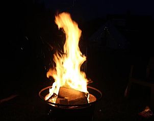 Kampvuur bij Vakantiehuisje in Genderen, Noord Brabant, voor een gezellige avond in de buitenlucht.
