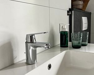 Moderne badkamer in Vakantiehuisje in Strijbeek, luxe bed and breakfast in Noord Brabant.