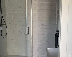 Inloopdouche in Vakantiehuis in Herpt, biedt luxe en comfort in West Brabant, Noord Brabant.