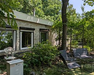 Charmant terras bij Vakantiehuis in Heerle, West Brabant omringd door natuur.