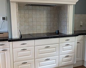 Luxe keuken in Vakantiehuis in Heerle, voorzien van moderne apparatuur.