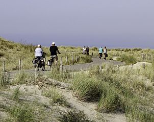 Fietspad door de duinen nabij Duynopgangh 16 Julianadorp aan Zee, vakantiehuis in Julianadorp, Noord-Holland.