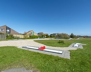 Minigolfbaan nabij Ooghduyne 148 Julianadorp aan zee, perfect voor ontspanning.