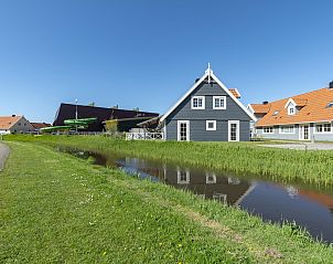 Schilderachtige huizen in de buurt van vakantiehuis Ooghduyne 148 Julianadorp aan zee.