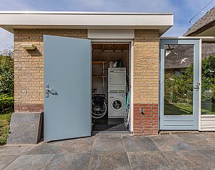 Praktische bijkeuken van Vrijstaande woning in Julianadorp, vakantiehuis Noordzeekust, Noord-Holland.