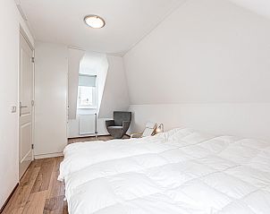 Comfortabele slaapkamer in Vrijstaande woning in Julianadorp, vakantiehuis Noordzeekust, Noord-Holland.