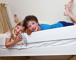 Kindvriendelijke slaapkamer van chalet EM6K in Egmond aan Zee, Noordzeekust, Noord-Holland.