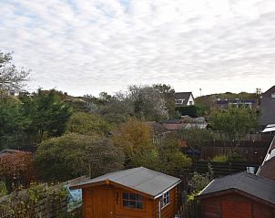 Schne Aussicht auf den Garten vom Woonhuis der Familie Buis, Ferienhaus in Egmond aan Zee an der Nordseekste.