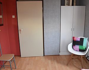 Stilvolles Schlafzimmer in Buis Familienhaus, Ferienhaus an der Nordseekste in Egmond aan Zee.