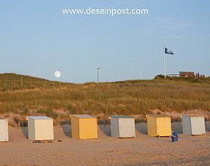Strandhuisjes bij Callantsoog de Seinpost nr 9, vakantiehuis aan de Noordzeekust, Noord-Holland.