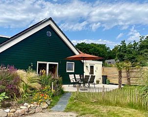 Charming vacation home in Callantsoog with sunny terrace on the North Sea coast in North Holland.