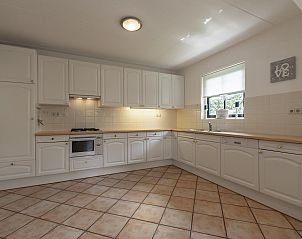 Modern kitchen in Buitenplaats 100 Callantsoog vacation home in North Holland with fully equipped facilities.