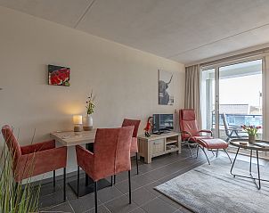 Stylish dining room in Callantsduyne 22 Groote Keeten, vacation home in Callantsoog, North Holland.