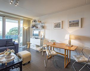 Dining and work space in Callantsduyne 33 Groote Keeten, vacation home in Callantsoog, North Holland.