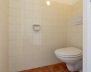 Moderne keuken in vakantiehuis NH252 in Callantsoog, Noordzeekust, Noord-Holland. Voorzien van alle gemakken voor een comfortabel verblijf.