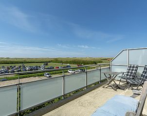 Sonniger Balkon in der Duinerei A202 Groote Keeten, Ferienhaus an der Nordseekste in Callantsoog, Nordholland.