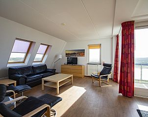 Lichte woonkamer met uitzicht in Duinerei B301 Groote Keeten, Callantsoog.