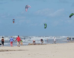 Guest house 4504150 - Holiday property Noordzeekust - Vakantiehuis Ferienbungalow Abbes mit Garten und Terrasse