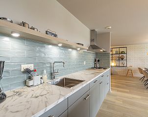 Fully equipped kitchen in Strandleven 006 Groote Keeten, vacation home in Callantsoog, North Holland.